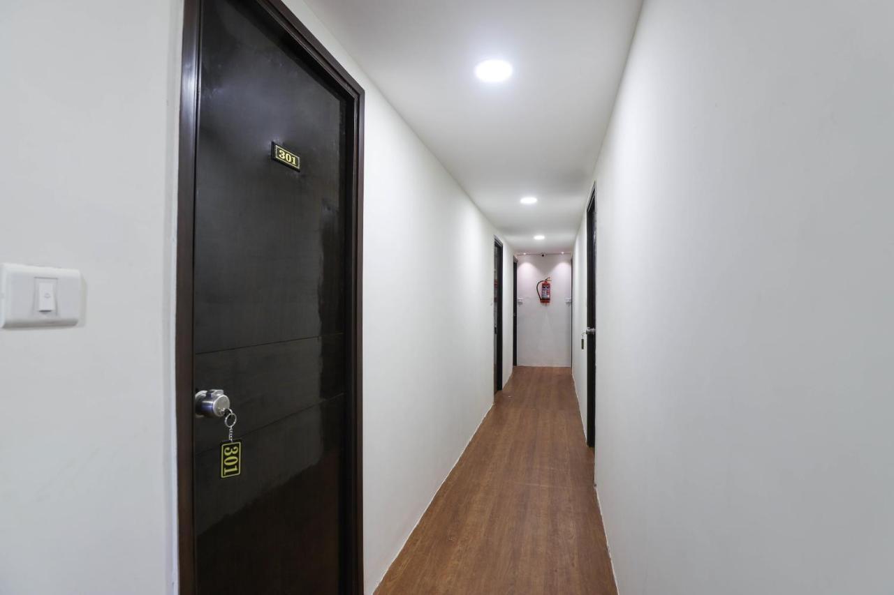 Oyo 40139 Hotel Peradiot Ahmedabad Luaran gambar